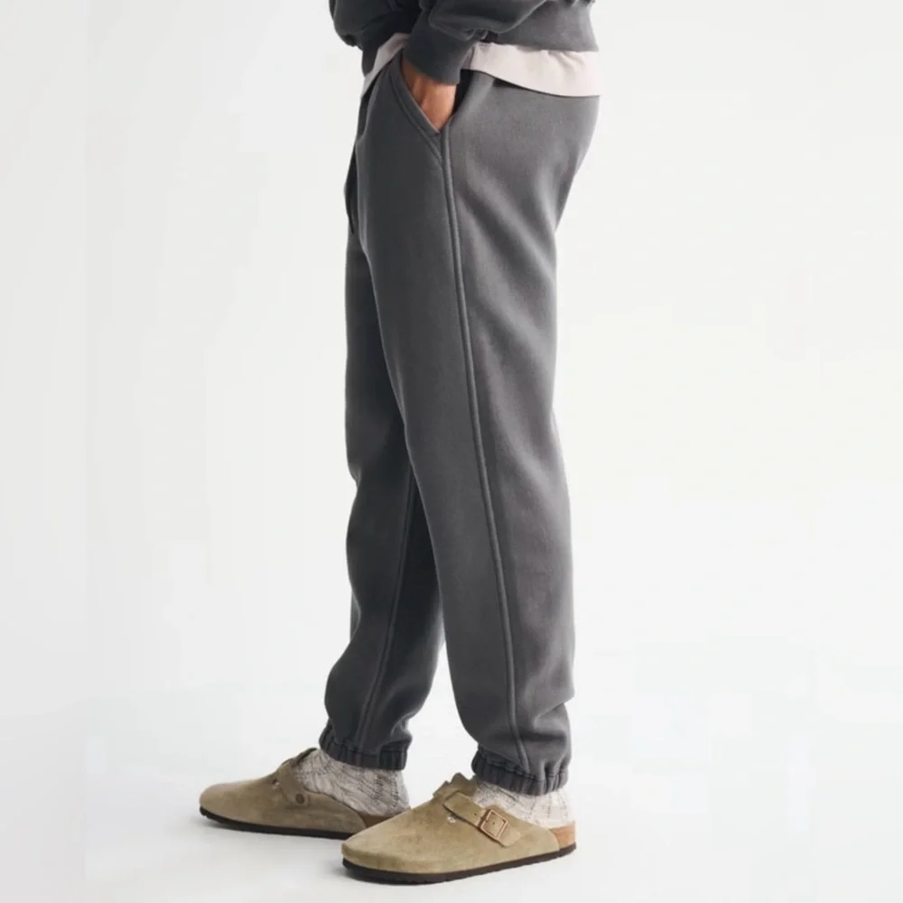 Abercrombie & Fitch - Essential Cinched Sweatpant - Large